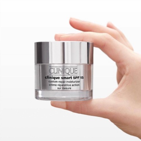 Comar Profumerie | Clinique | SMART | Custom Repair Moisturizer Dry Combination 75ml