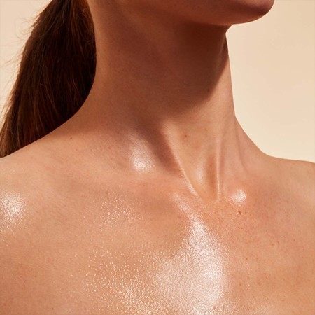 Comar Profumerie | Clarins | SOLARI | Spray Solare Illuminante Corpo SPF50+ 150ml