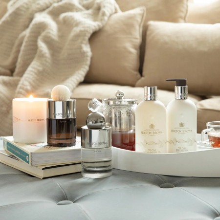 Comar Profumerie | Molton Brown | Milk Musk | Lozione Corpo 300ml