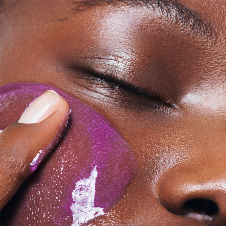 Comar Profumerie | Clarins | My Clarins | REVEAL Gommage Violet Douceur Éclat Comar Profumerie | Clarins | My Clarins | REVEAL Gommage Violet Douceur Éclat